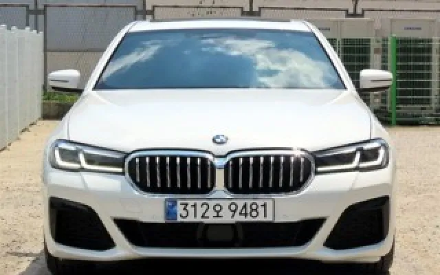 수원대형차중고 5시리즈 (G30) 520i M 스포츠 매물 사진 16 - 2022/02 19,053km