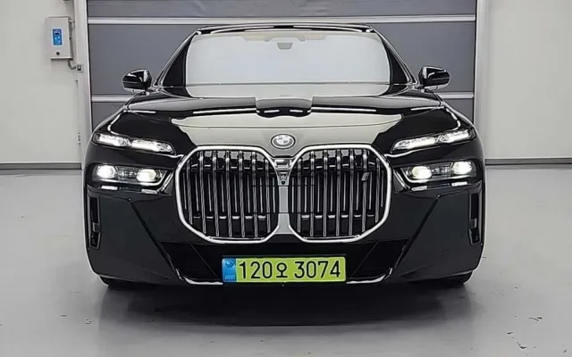 수원대형차중고 BMW i7 xDrive 60 M 스포츠 이그제큐티브 팩 매물 사진 1 - 2024/08 58,688km