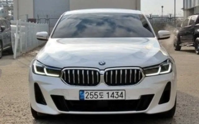수원대형차중고 6시리즈 GT (G32) 630i xDrive M 스포츠 매물 사진 9 - 2023/01 99,863km